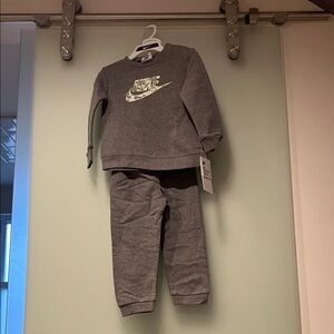 Nike Kids Gray Sweatpants & Sweatshirt Set